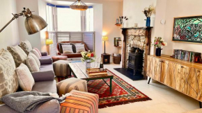 Huers' Meet - a stunning 4 bedroom home by the sea